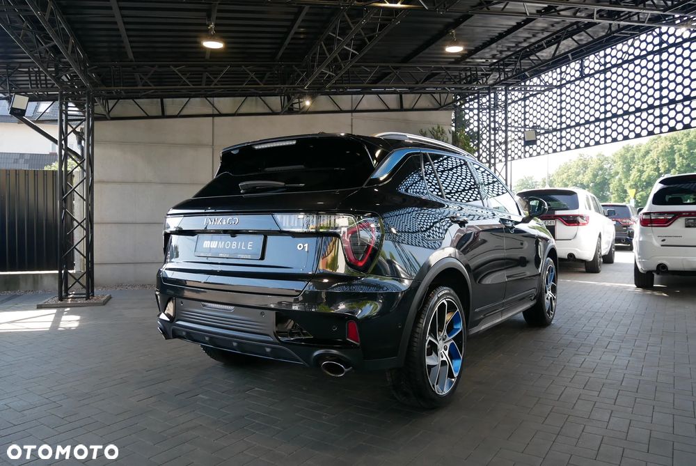 Lynk & Co 01 - 3