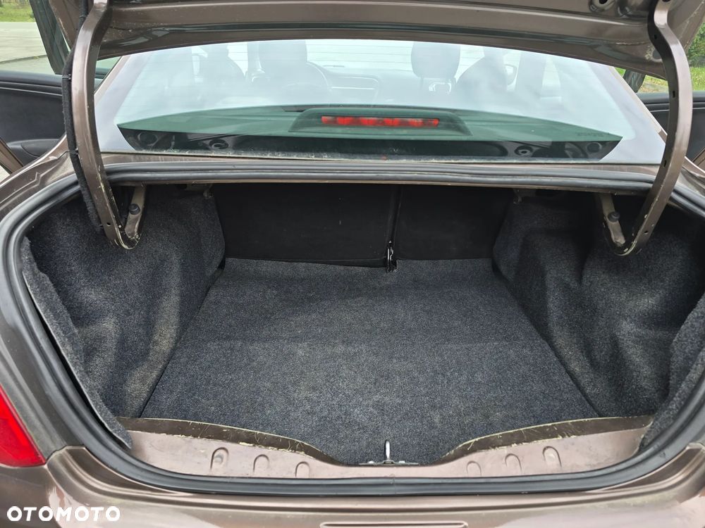 Peugeot 301 1.6 HDi Active - 8