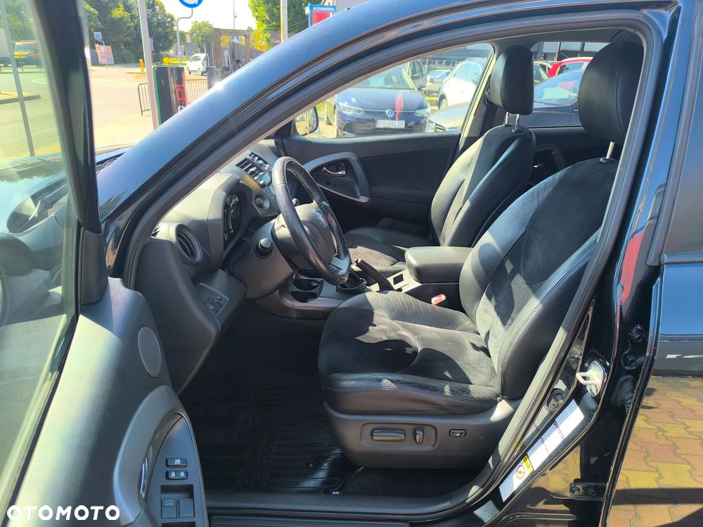 Toyota RAV4 2.0 VVT-i Sol - 11