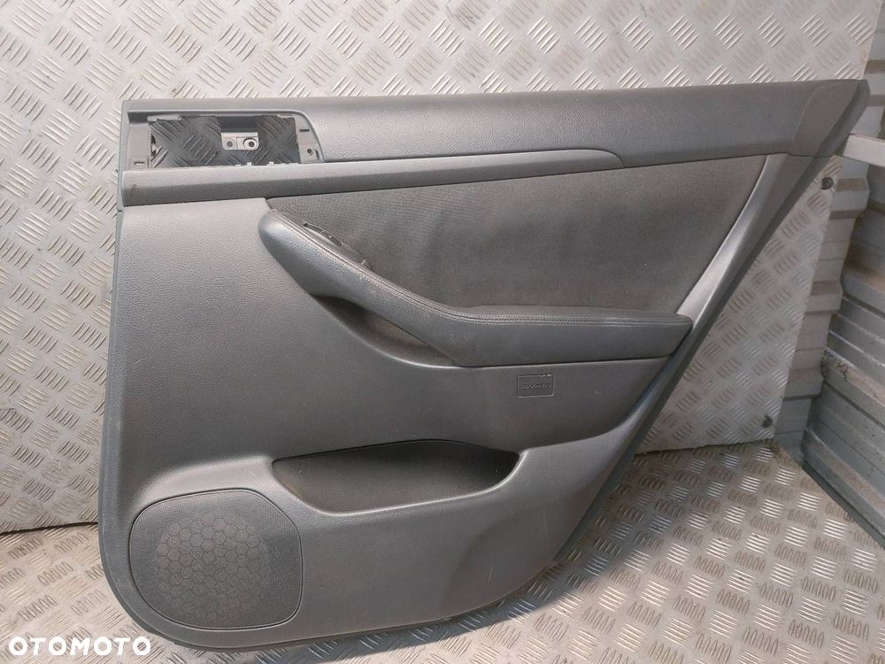 BOCZKI DRZWI KOMPLET TOYOTA AVENSIS T25 HATCHBACK - 15