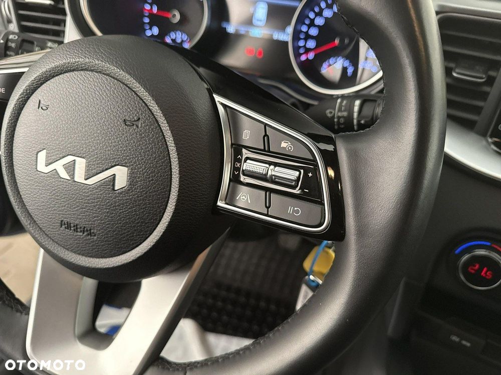 Kia Ceed - 25