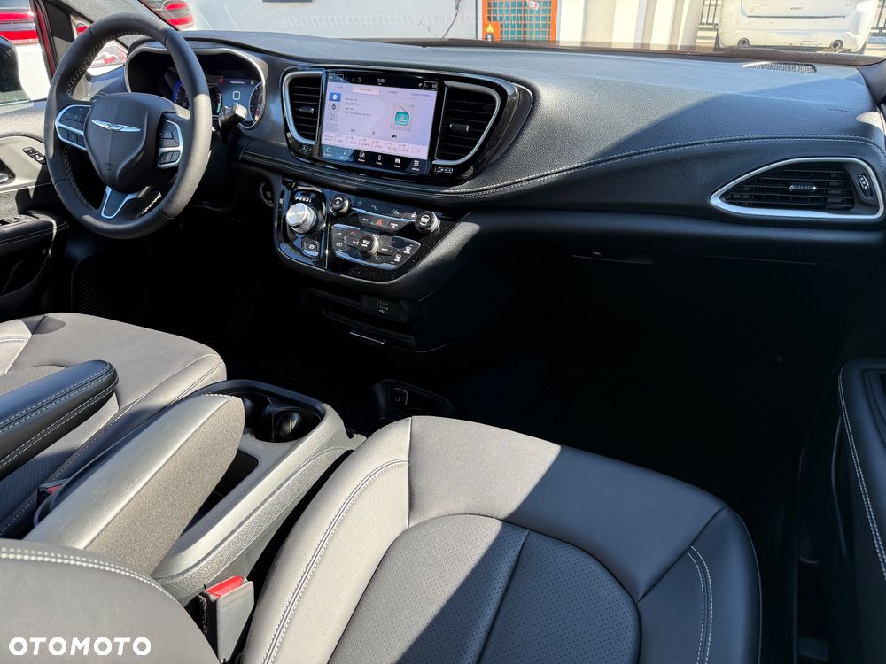 Chrysler Pacifica - 20