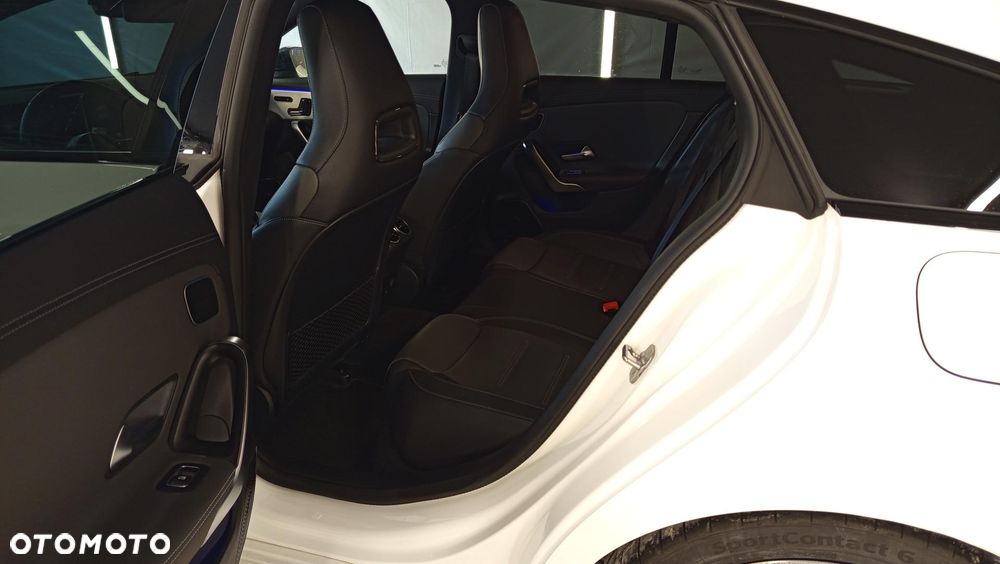 Mercedes-Benz CLA AMG 35 4-Matic 7G-DCT - 15