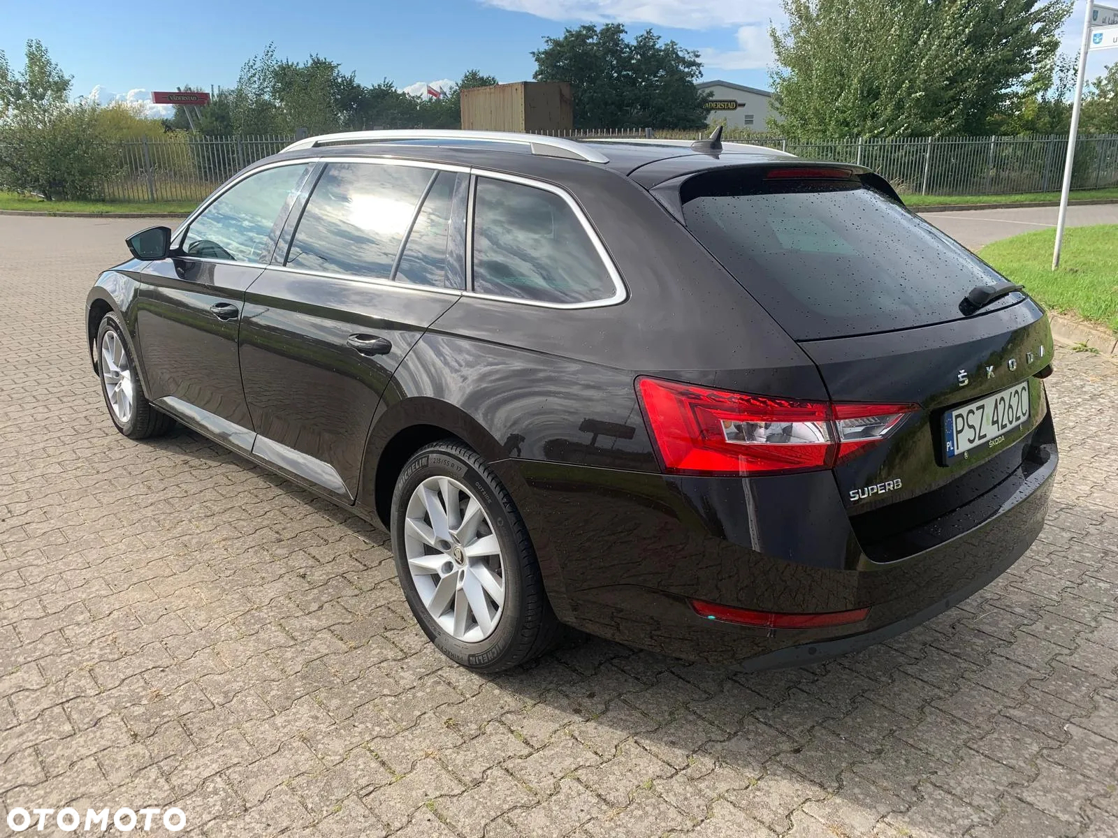 Skoda Superb Combi 2.0 TDI DSG Ambition - 4