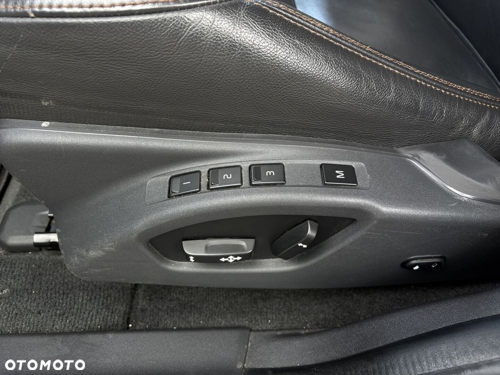 Volvo XC 60 - 25