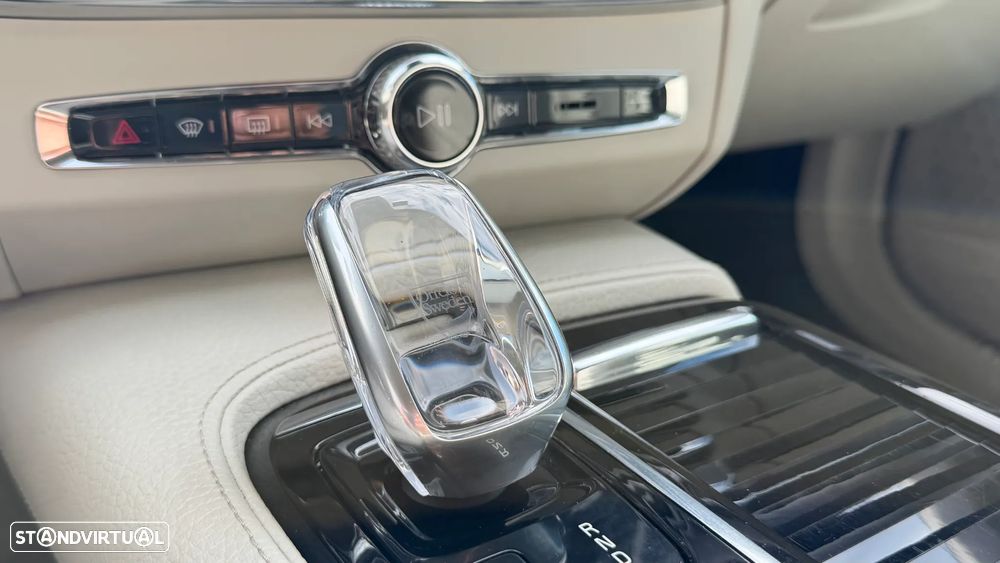 Volvo S90 2.0 T8 PHEV Insciption AWD - 24