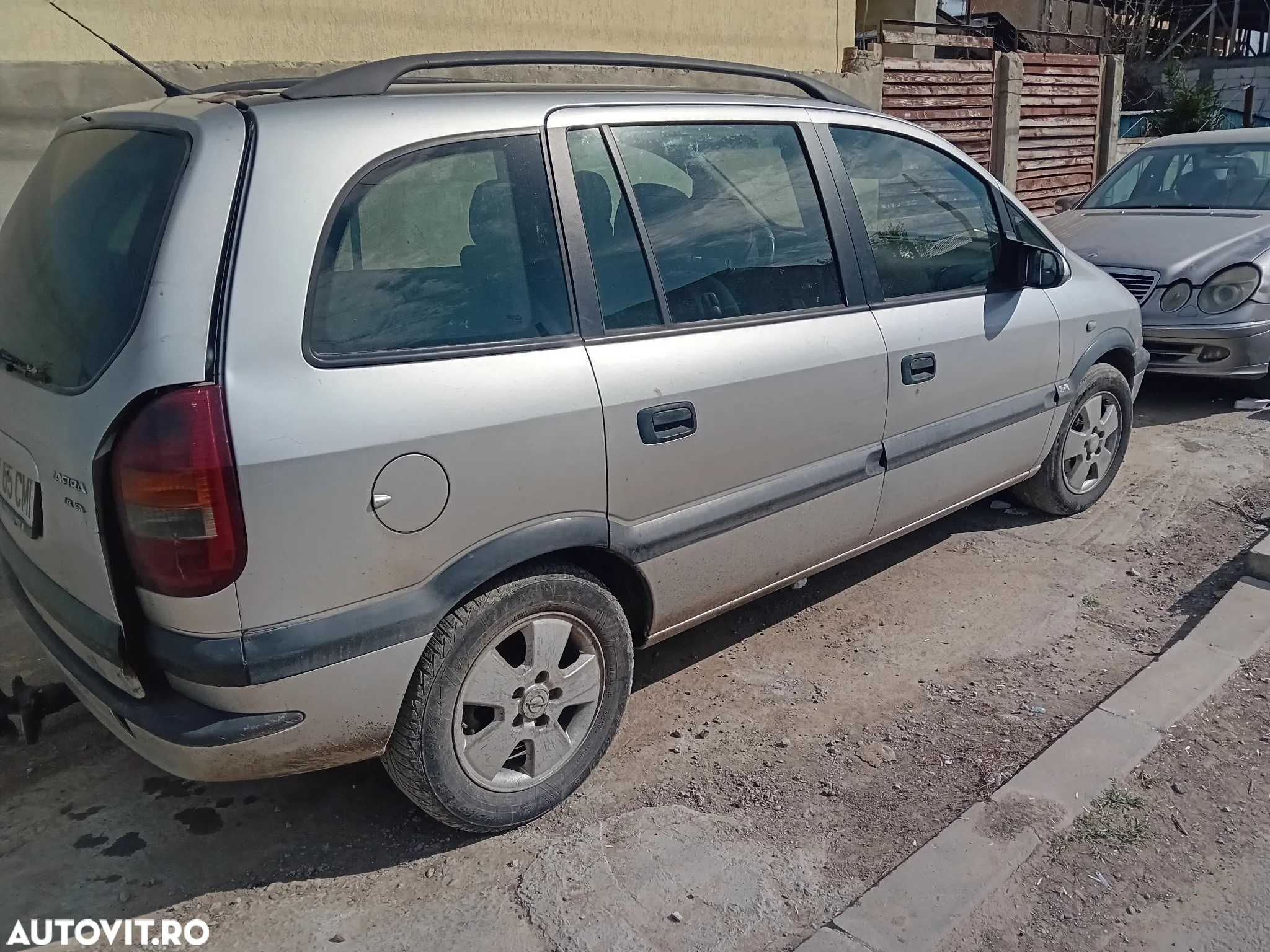 Dezmembrez opel zafira Diesel  7locuri - 4
