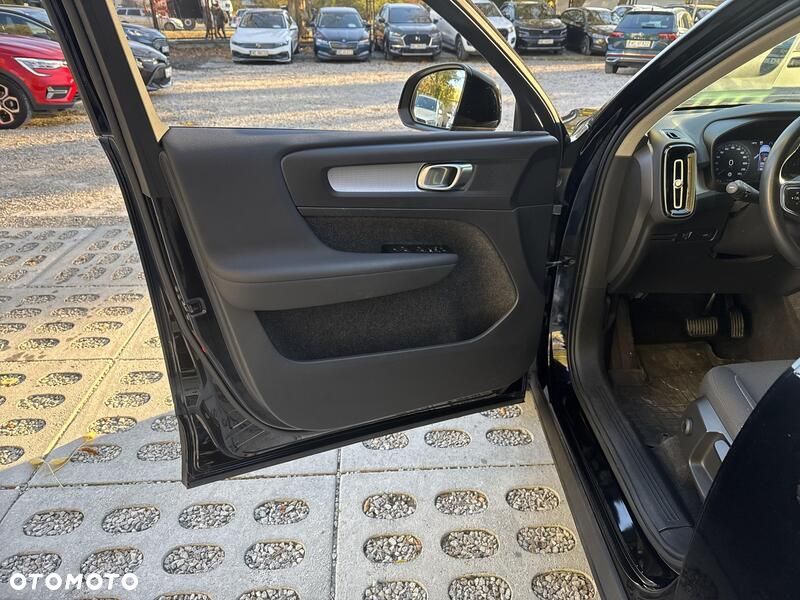 Volvo XC 40 T3 Momentum Pro - 18