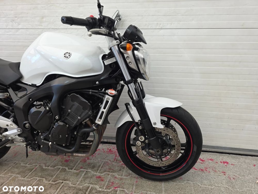Yamaha FZ - 8