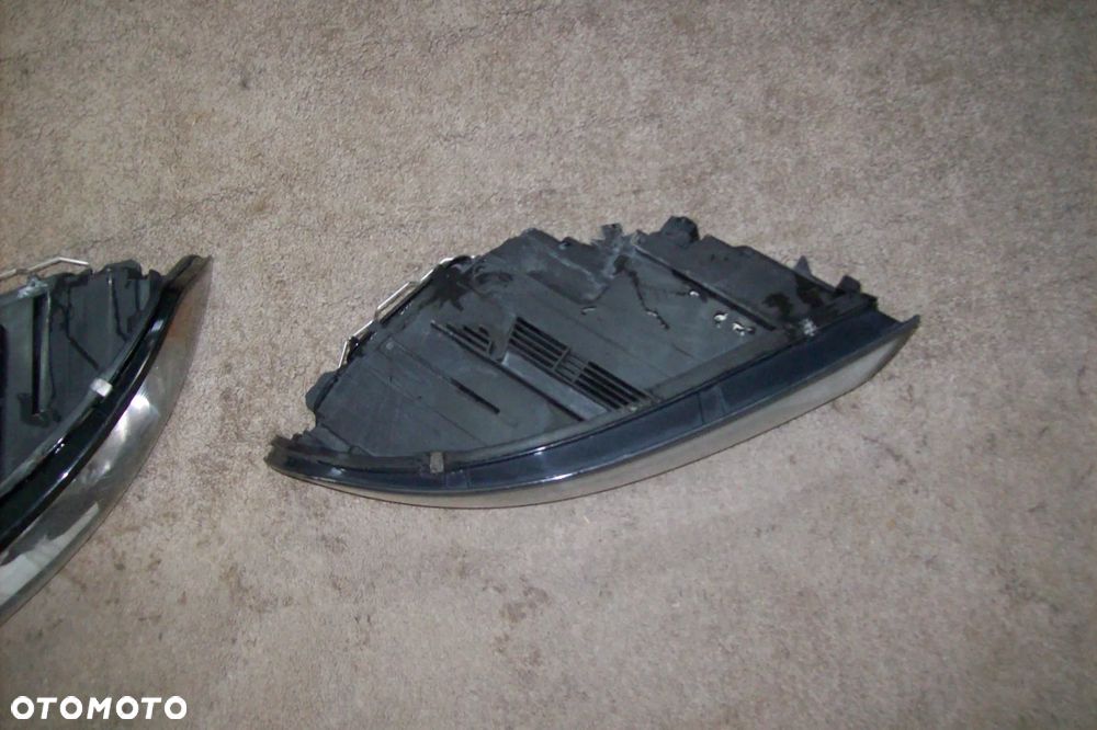 LAMPA PRZEDNIA  PRAWA VOLVO V50 EUROPA - 6