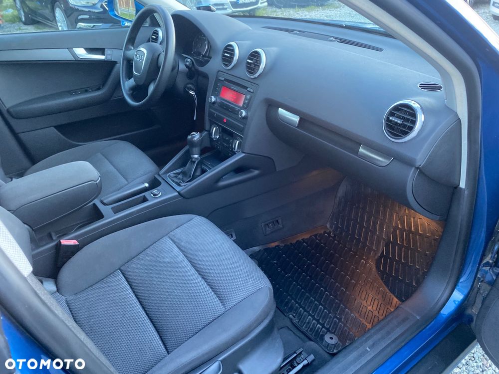 Audi A3 Sportback 1.6 Attraction - 25