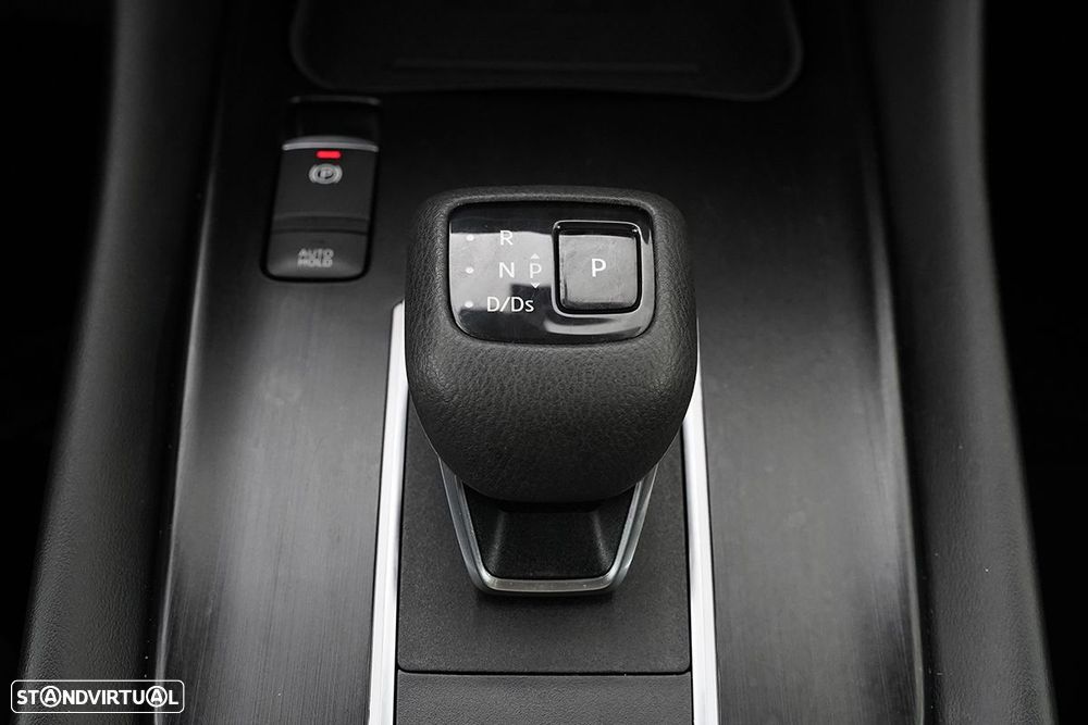 Nissan Qashqai 1.3 DIG-T N-Connecta Xtronic - 13