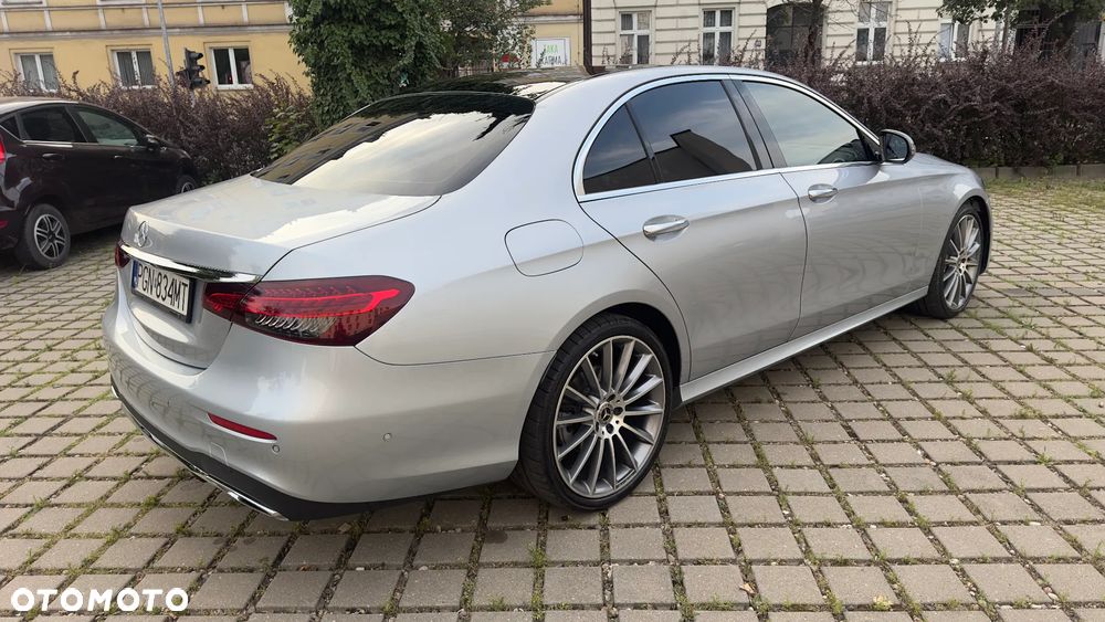 Mercedes-Benz Klasa E 300 d 4Matic 9G-TRONIC AMG Line - 3