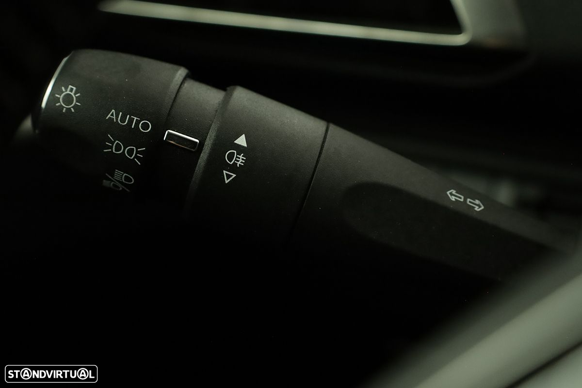 Peugeot 3008 1.2 PureTech Allure Pack - 17