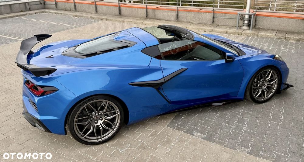 Chevrolet Corvette - 9