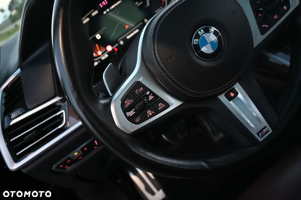 BMW X7 M50i sport - 33