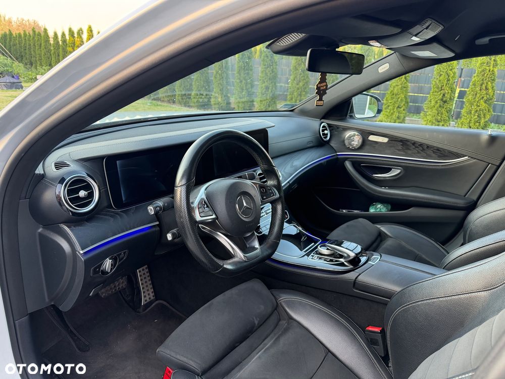Mercedes-Benz Klasa E 220 d 4-Matic 9G-TRONIC - 5