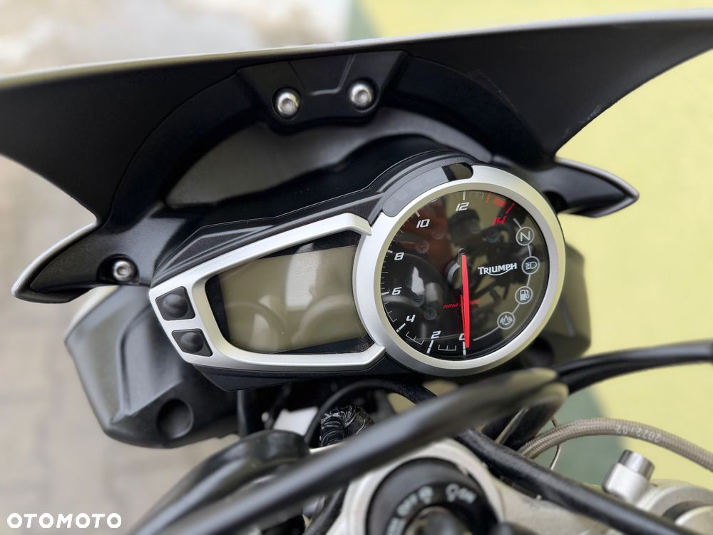 Triumph Street Triple - 36