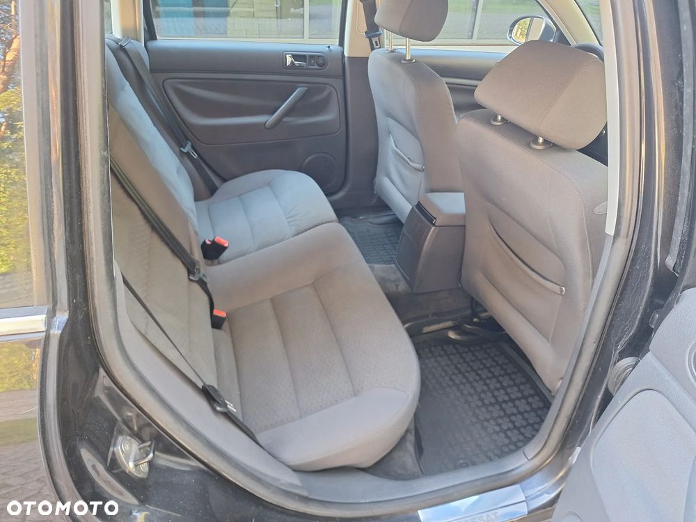 Volkswagen Passat 1.9 TDI Comfortline - 13