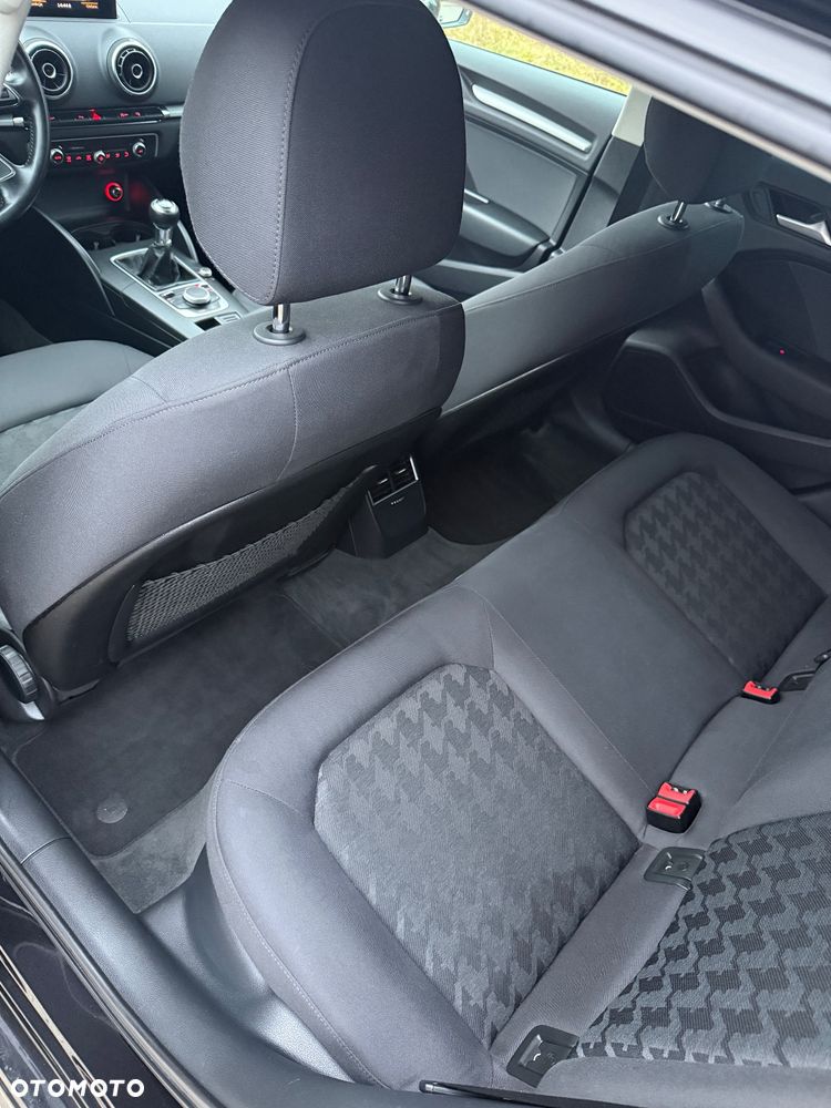 Audi A3 Sportback 1.6 TDI (clean diesel) Ambiente - 15