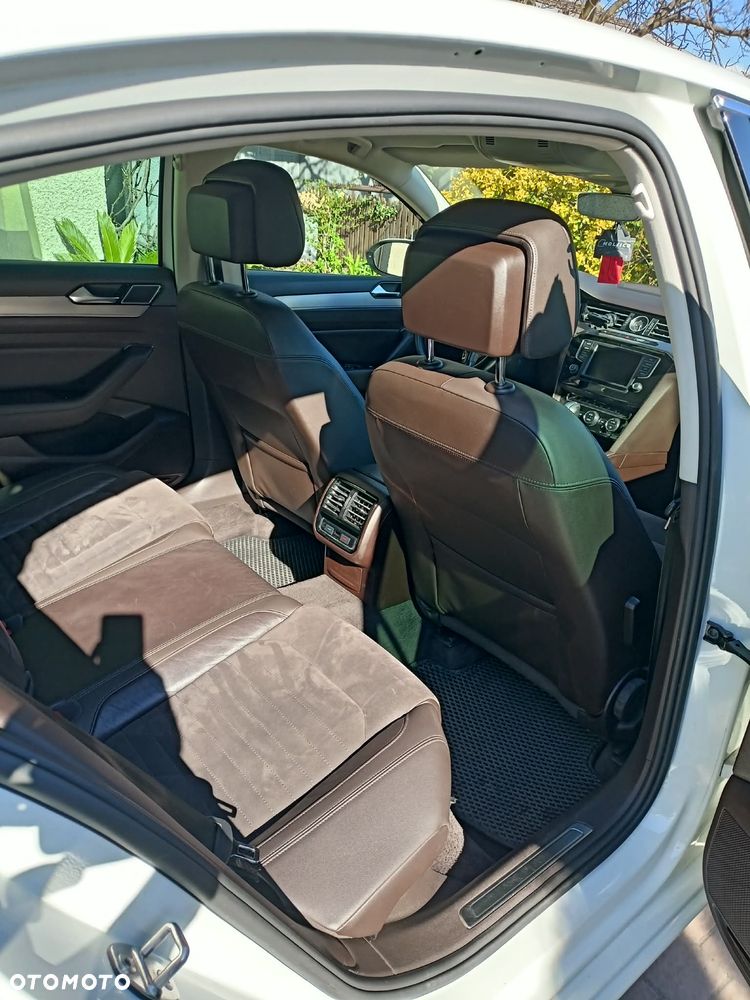 Volkswagen Passat - 10