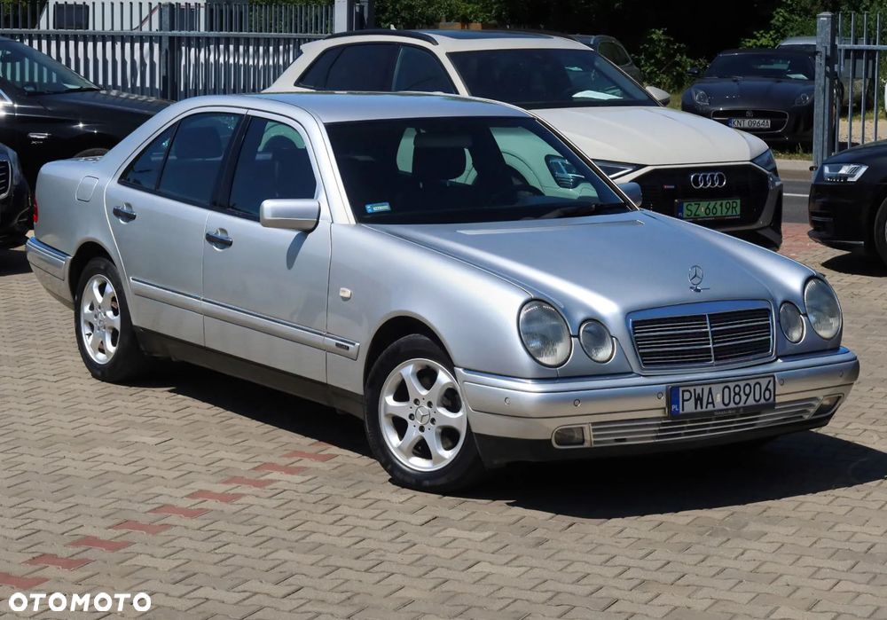 Mercedes-Benz Klasa E 240 Elegance - 1