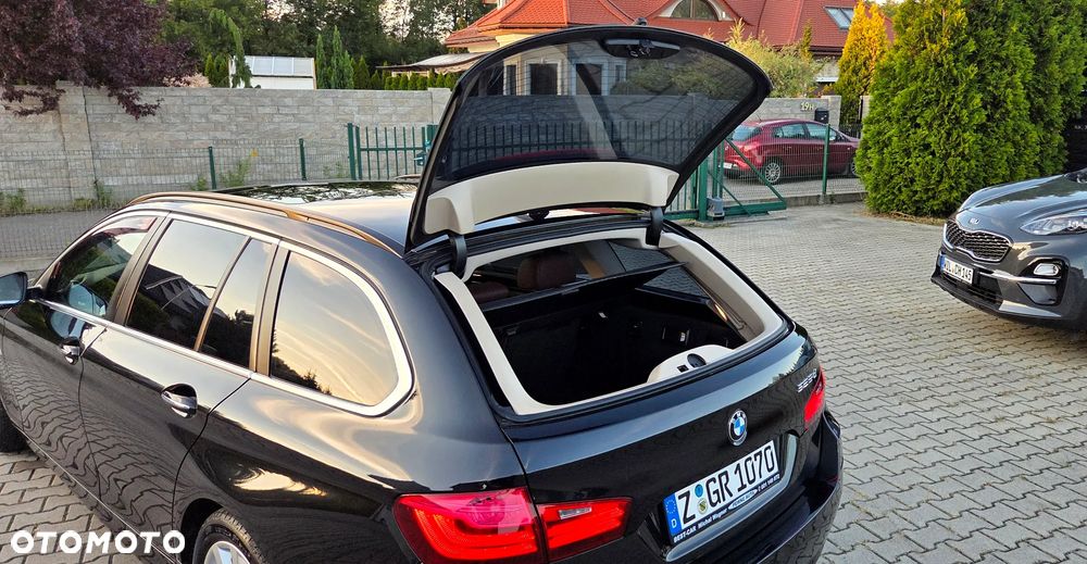 BMW Seria 5 525d Sport-Aut Luxury Line - 12