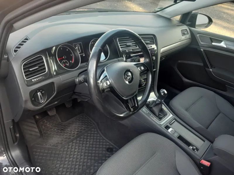 Volkswagen Golf - 13