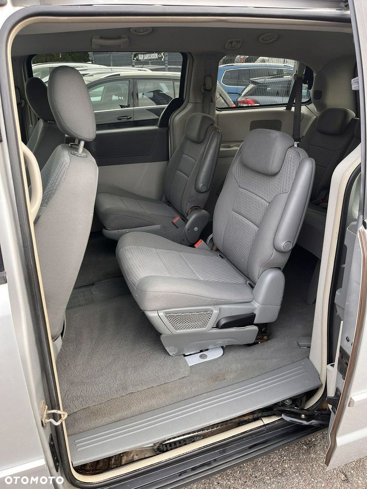 Chrysler Town & Country 3.3 LX - 14