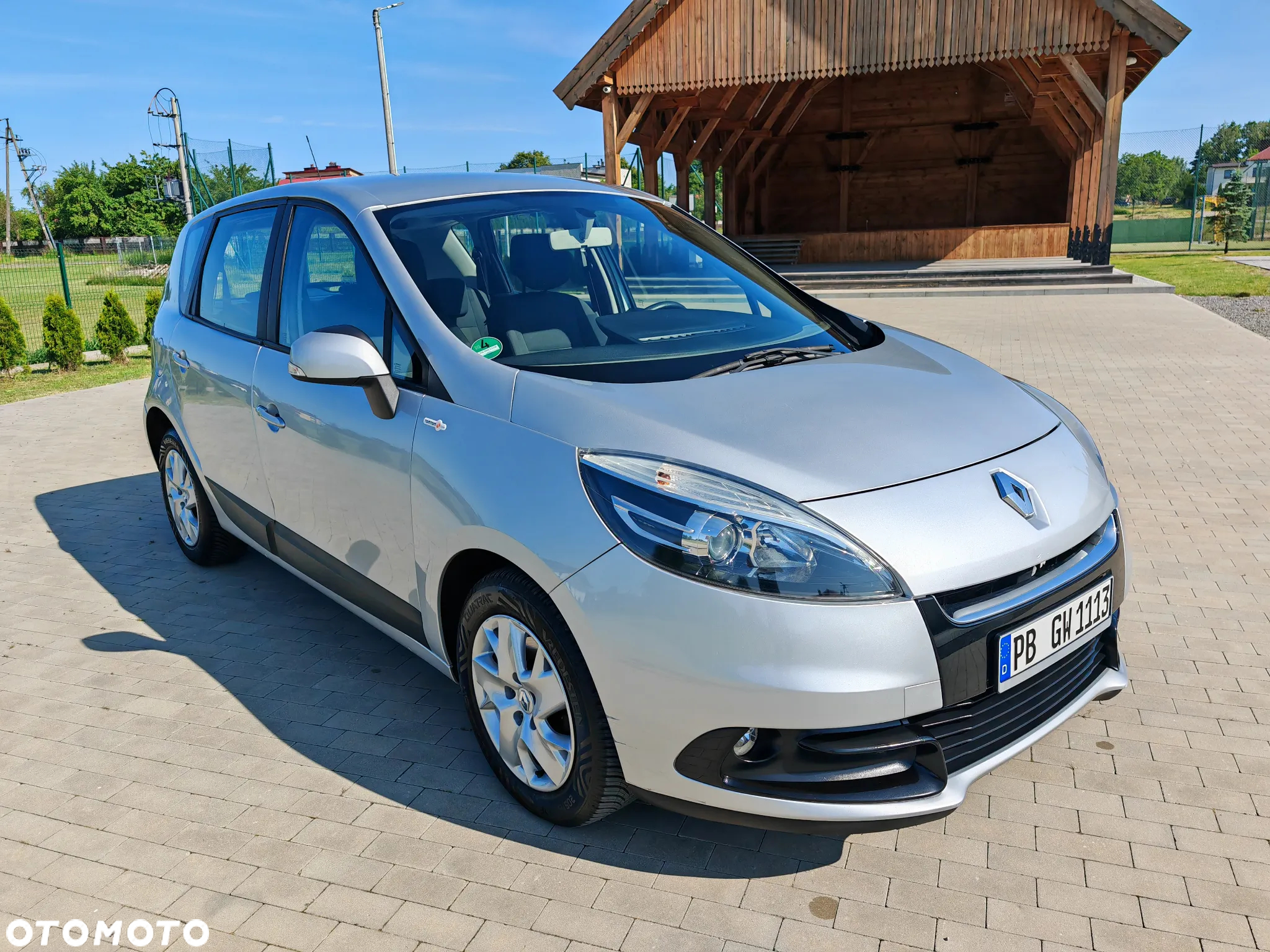 Renault Scenic 1.6 16V 110 TomTom Edition - 2