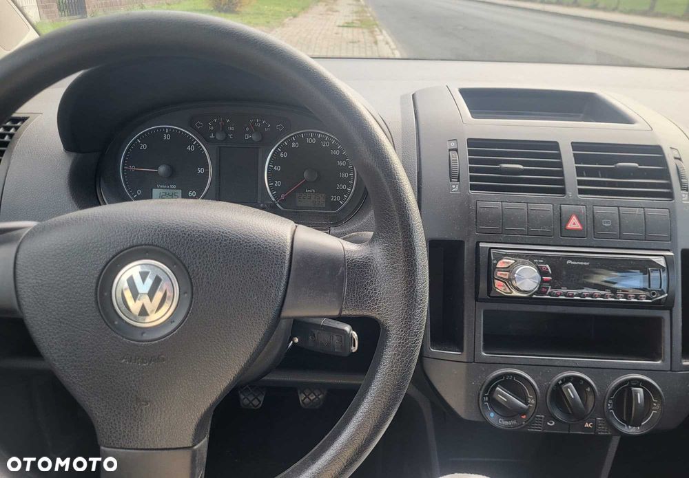 Volkswagen Polo - 10