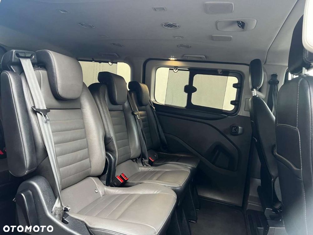 Ford Tourneo Custom - 28