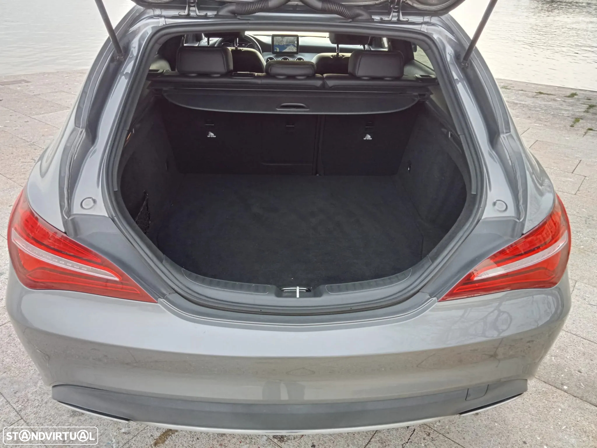 Mercedes-Benz CLA 180 Shooting Brake d 7G-DCT Urban - 57