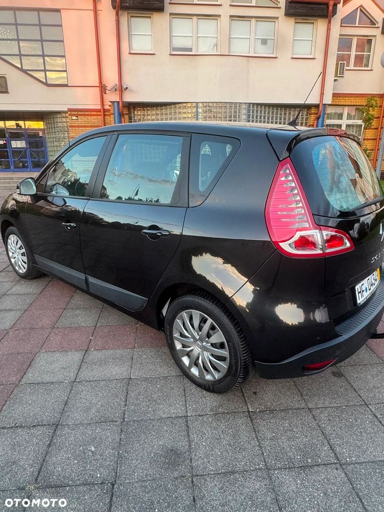 Renault Scenic 1.5 dCi Confort Authentique - 4
