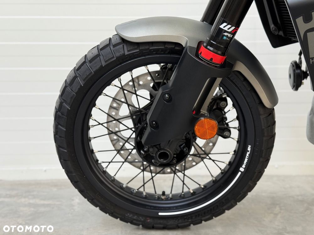 Husqvarna Svartpilen - 24