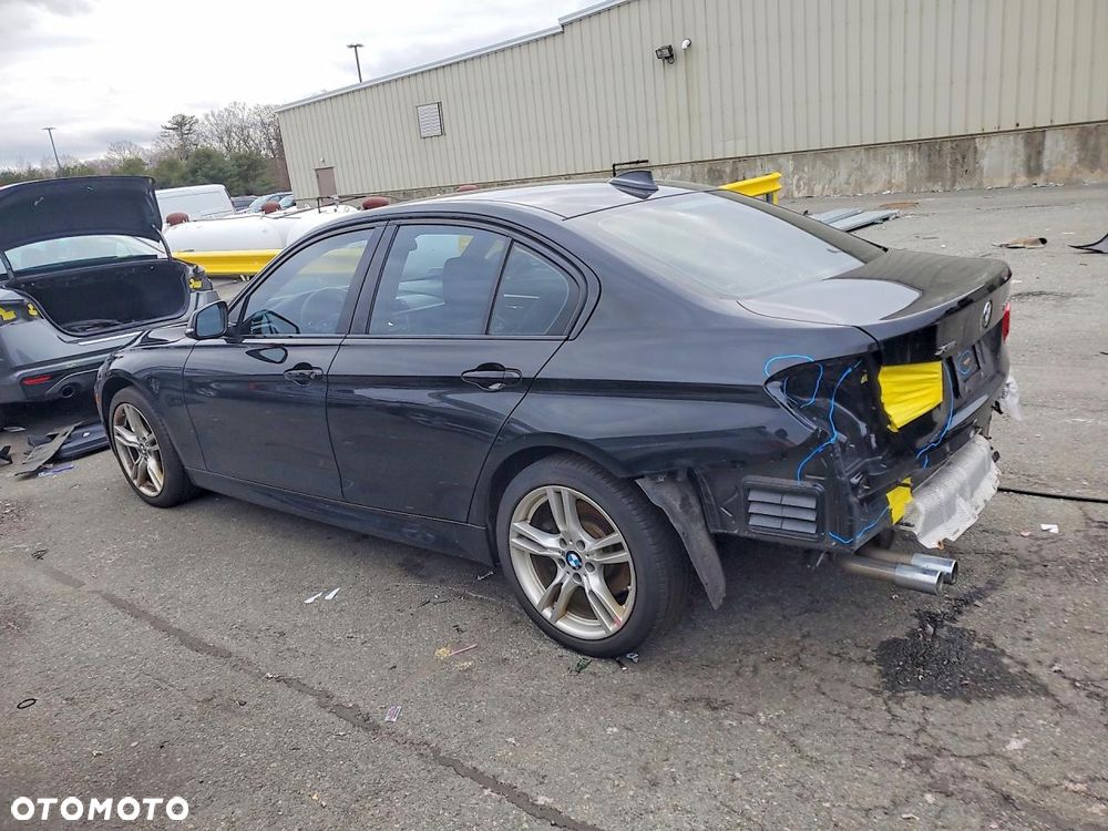 BMW Seria 3 330i xDrive M Sport - 5