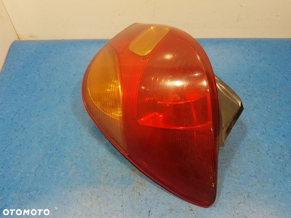 TOYOTA COROLLA VERSO I LAMPA TYŁ PRAWA ZEWNĘTRZNA - 5