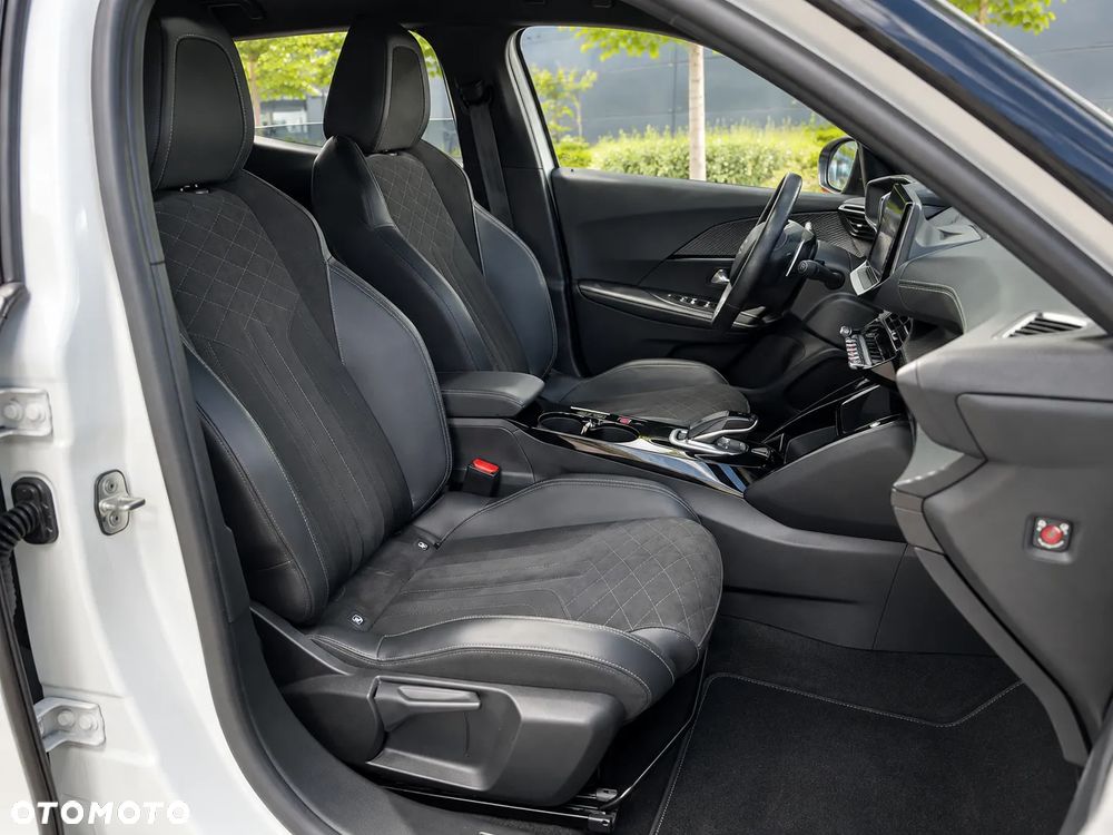 Peugeot 2008 1.2 PureTech GT Pack S&S EAT8 - 4