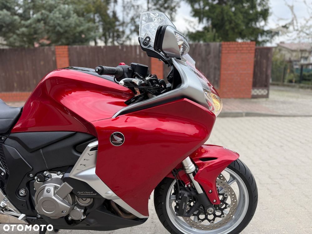 Honda VFR - 8