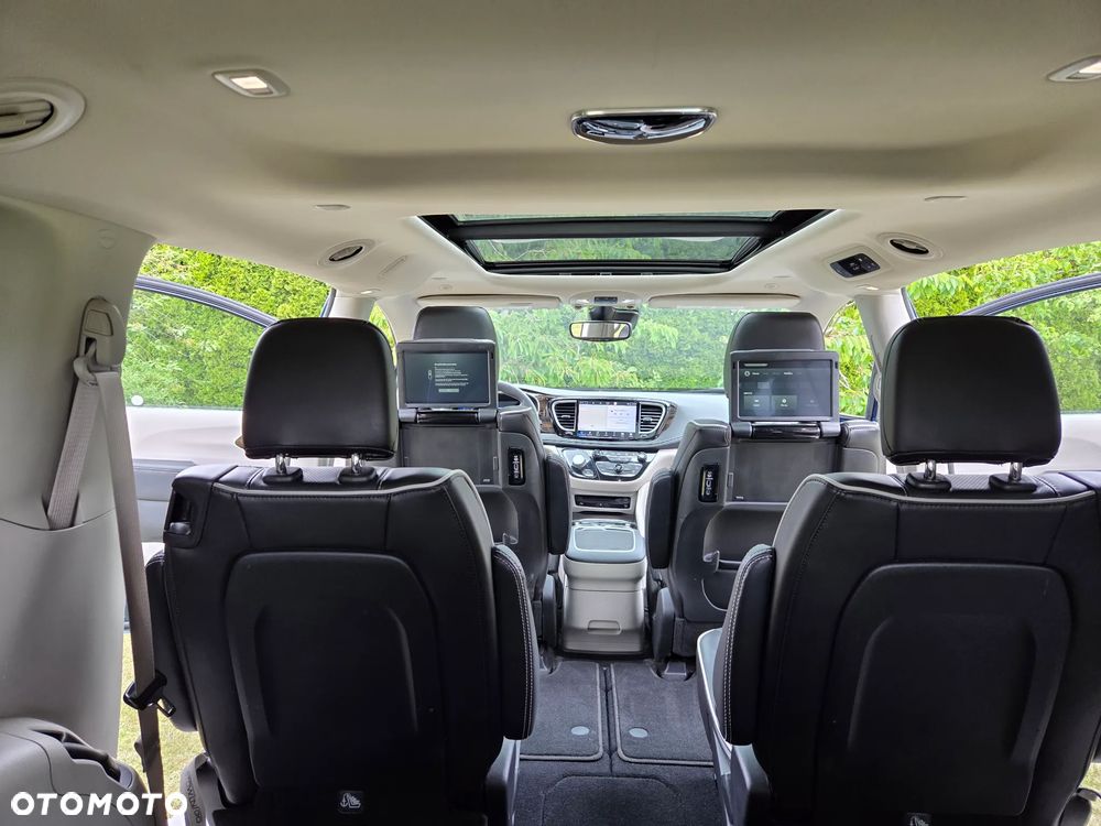 Chrysler Pacifica - 5