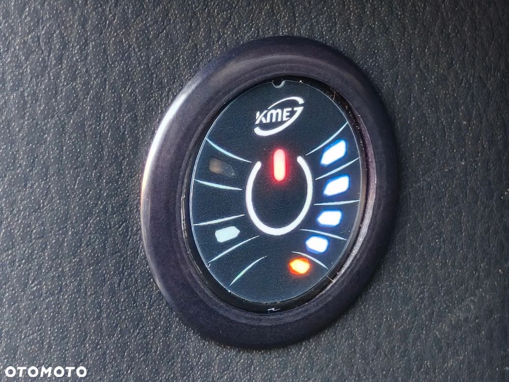 Toyota Camry Business Edition - 16