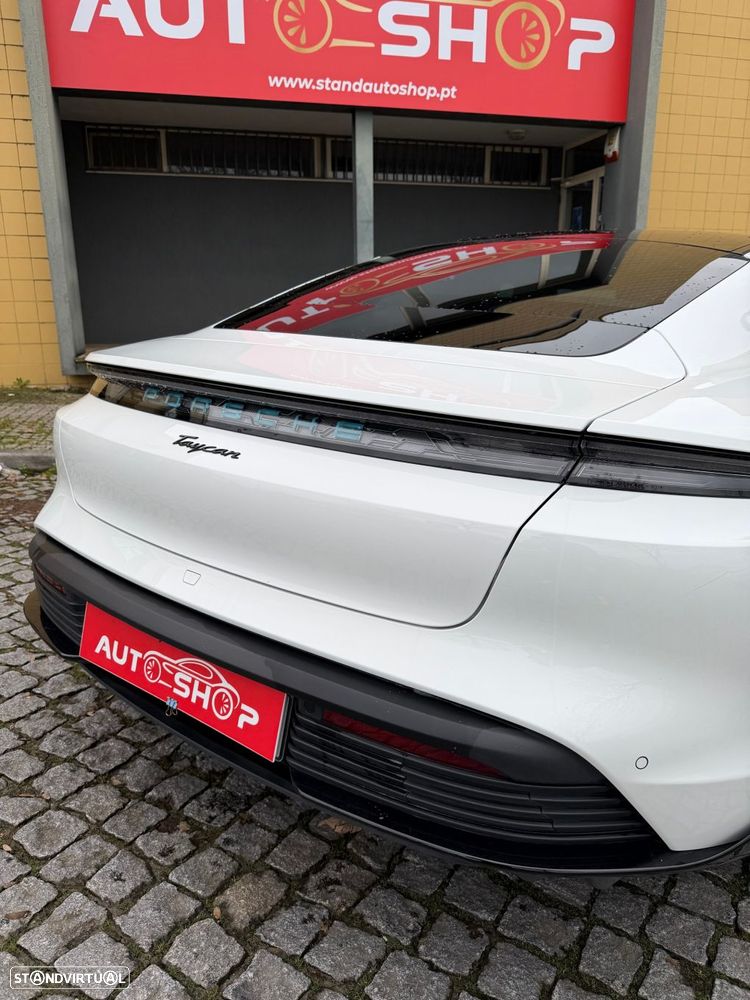 Porsche Taycan 4S - 15
