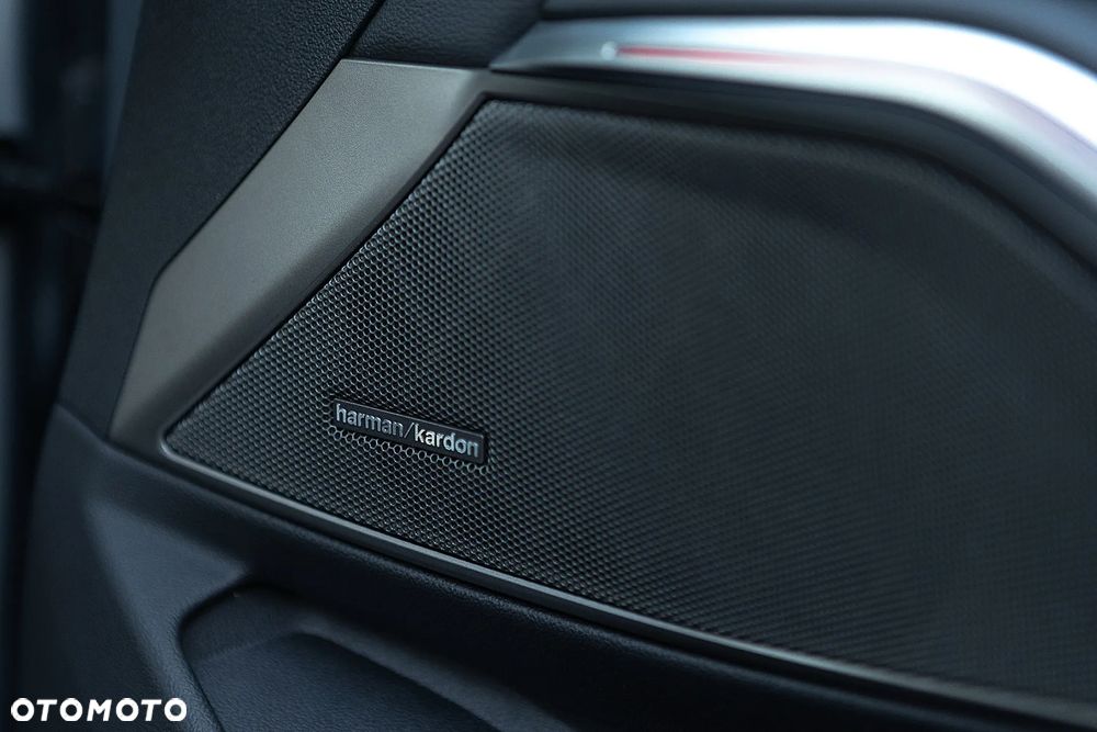 BMW Seria 3 318d Edition M Sport Shadow - 26