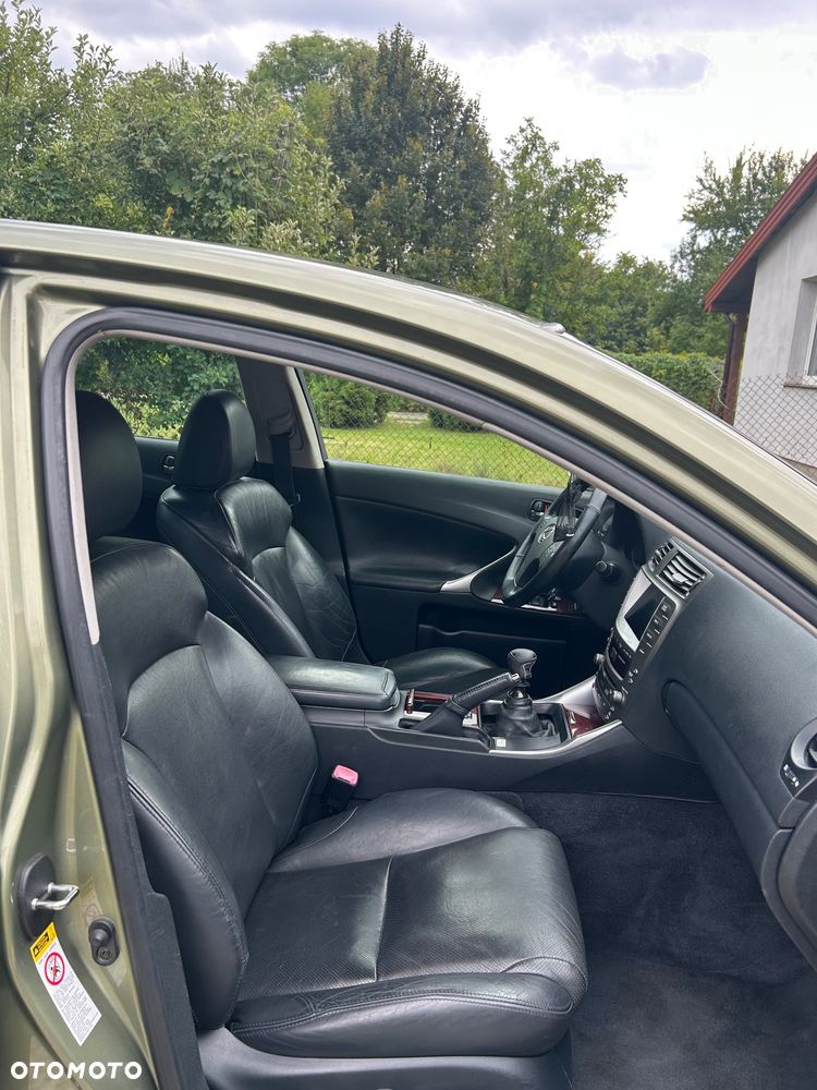 Lexus IS 250 Prestige - 12