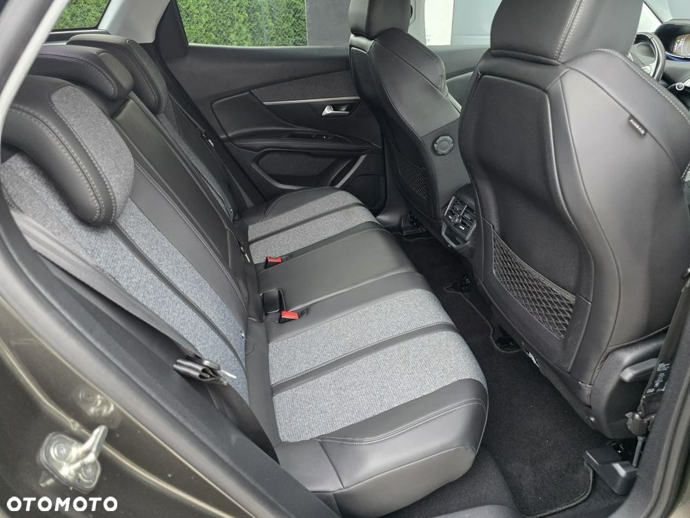 Peugeot 3008 - 16