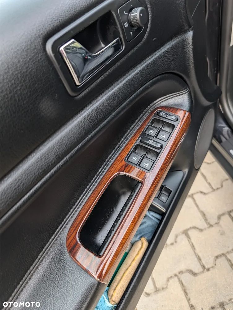 Volkswagen Passat - 11