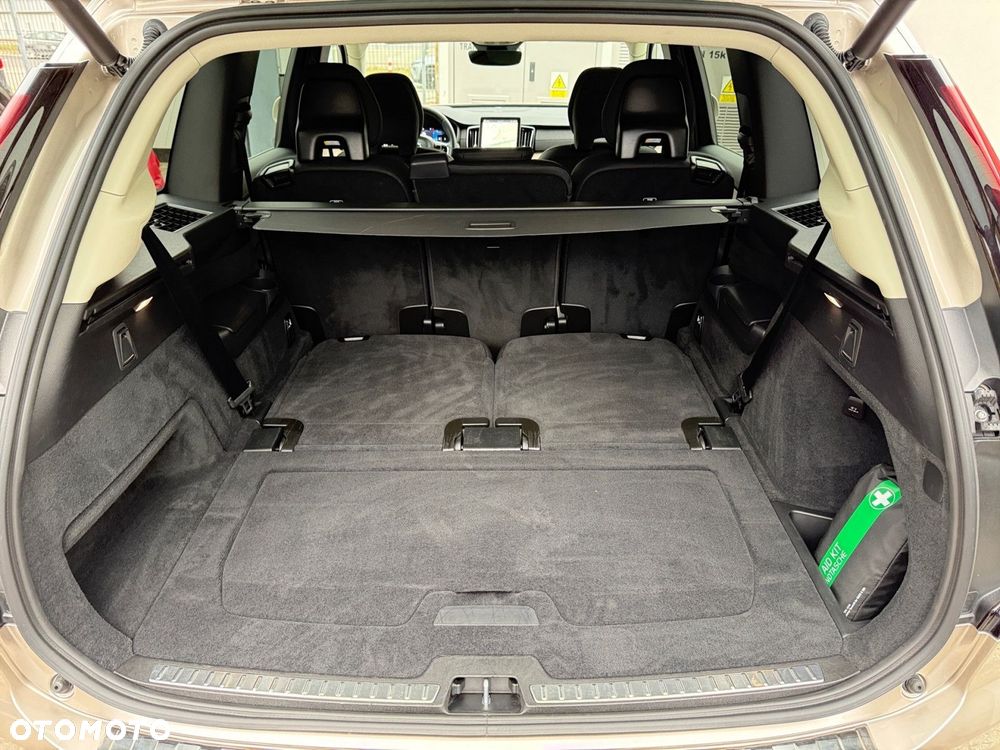 Volvo XC 90 - 31