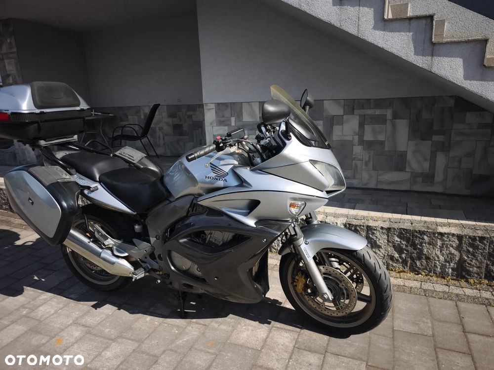 Honda CBF - 10
