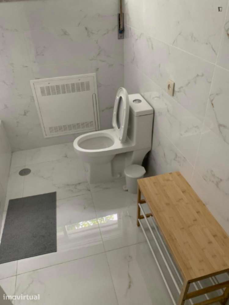 Quarto - localizado em Paranhos Porto - Grande imagem: 3/28