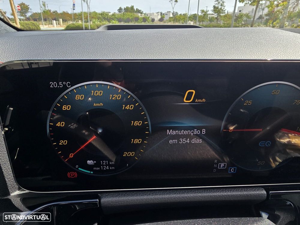 Mercedes-Benz EQA 300 4Matic - 37